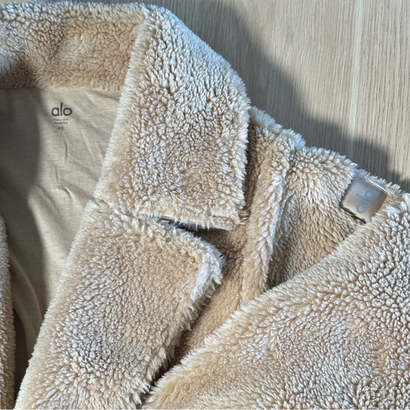 NWOT Alo Yoga Oversized Sherpa Trench - Picture 9 of 14